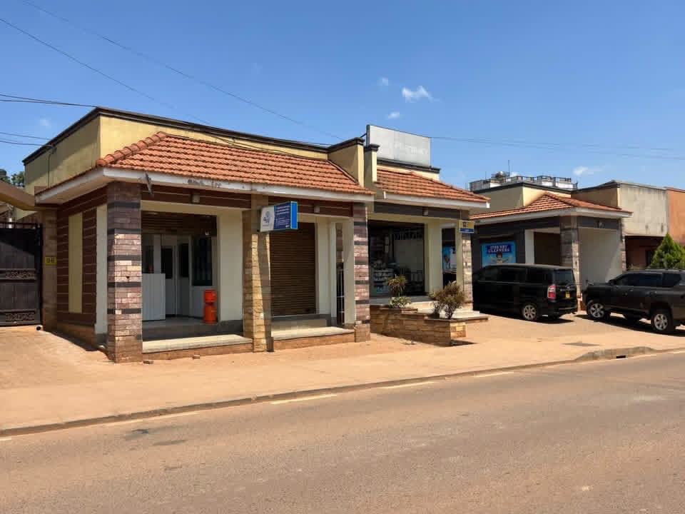 1 Bed Commercial shops in Kulambiro, Kampala