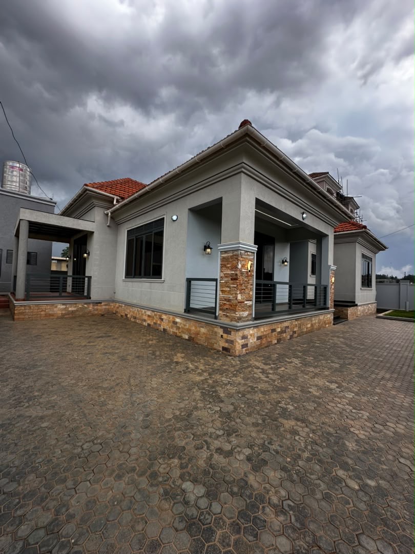 4 Bed Bungalow in Najjera
