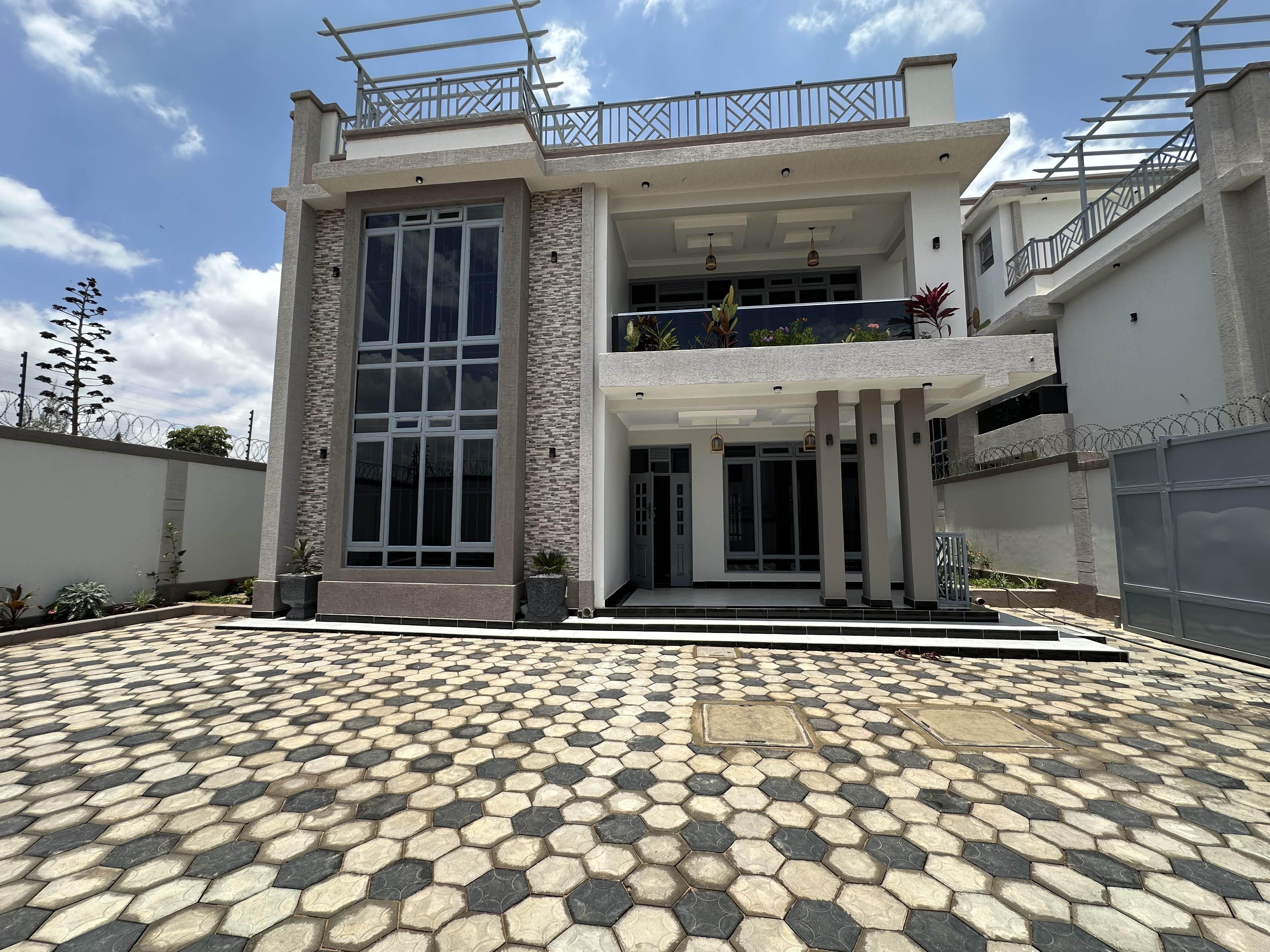 5 Bed Maisonette in Ruiru