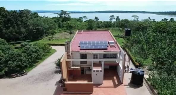 5 Bed Mansion in Mukono katosi on the lake